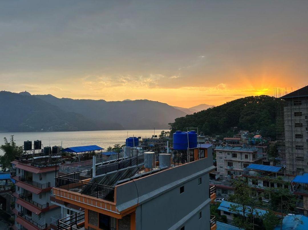 Hotel Forestway Hostel & Backpackers Pokhara Extérieur photo