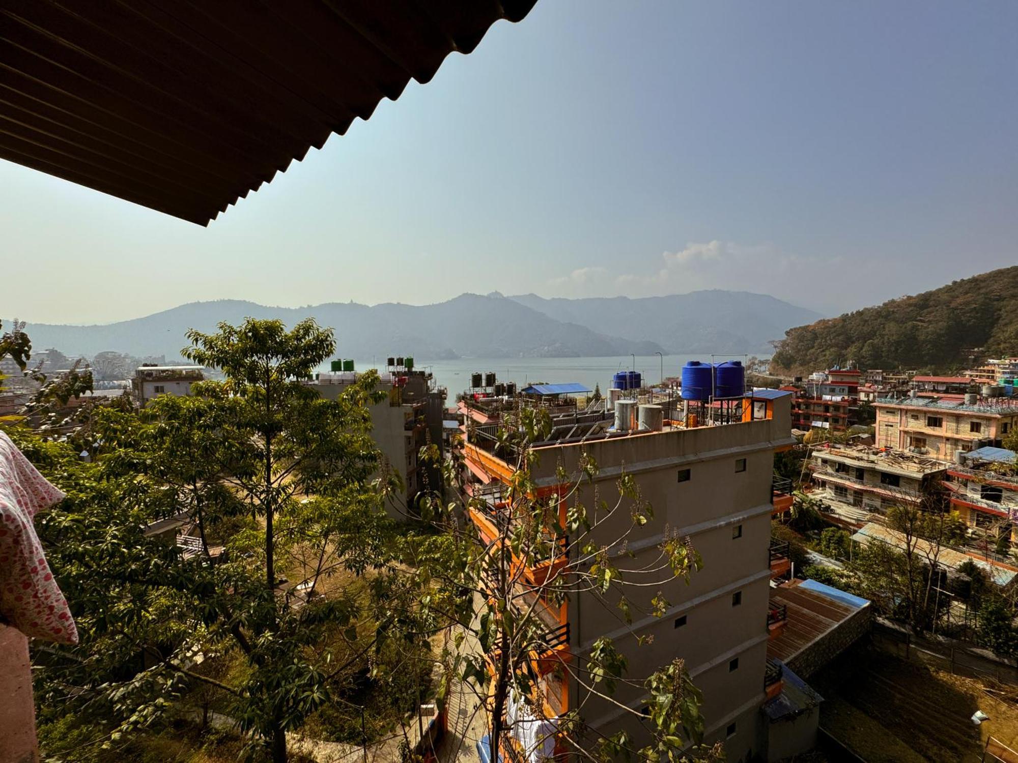 Hotel Forestway Hostel & Backpackers Pokhara Extérieur photo